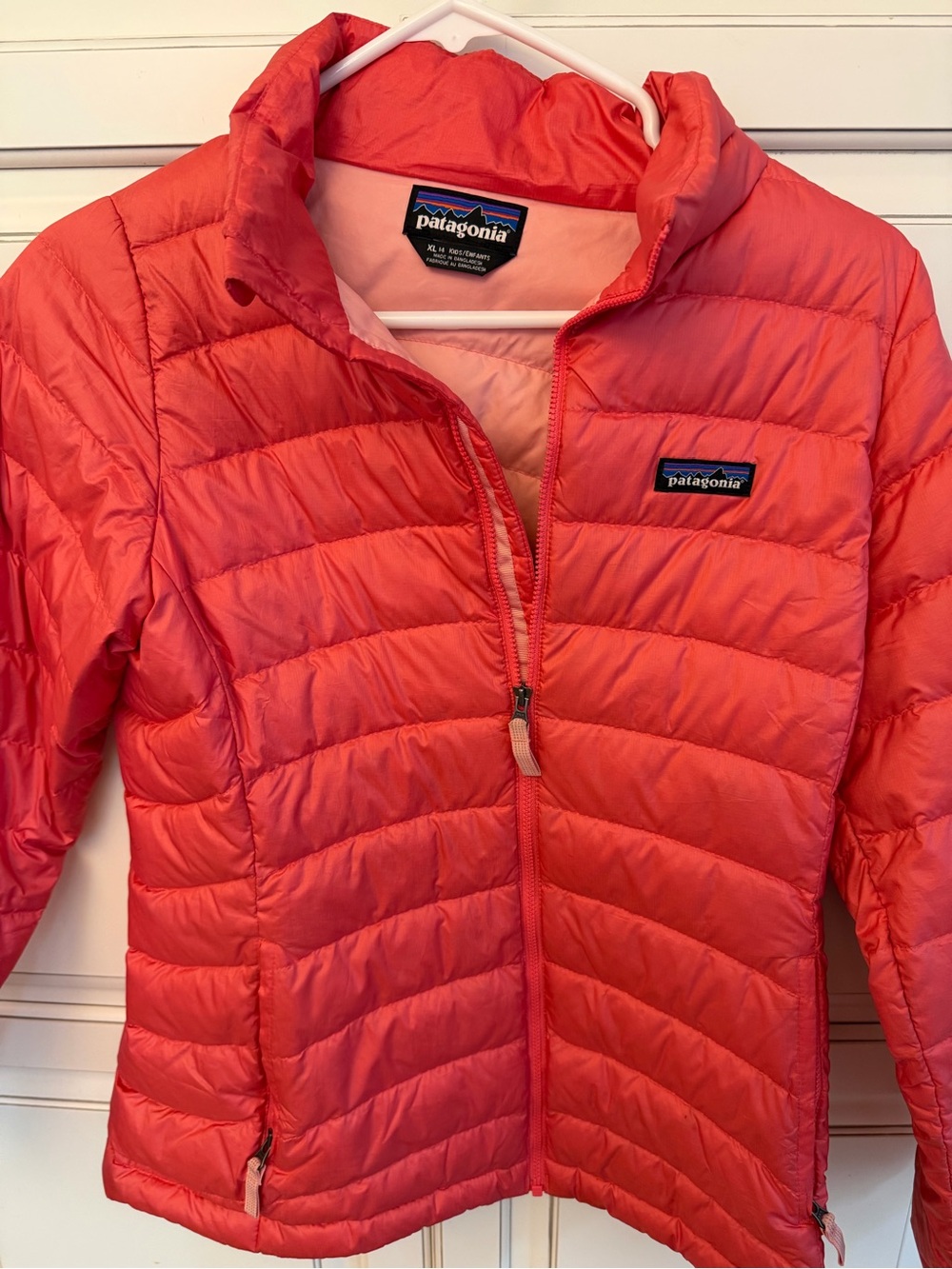 Patagonia big girls Down Jacket - Coral Pink